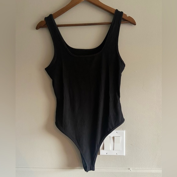 🌸 Amazon 🌸 black ribbed bodysuit - Picture 3 of 8